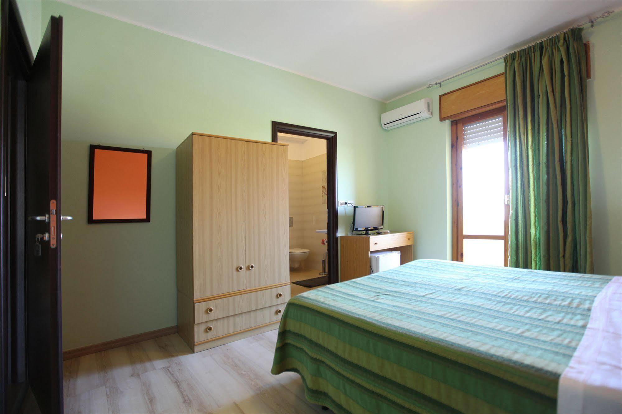 Hotel Cliche San Lucido Eksteriør billede
