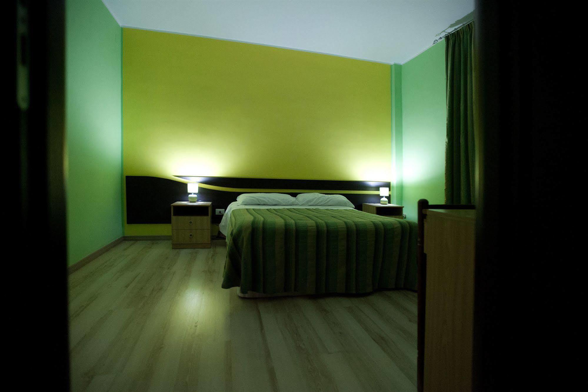 Hotel Cliche San Lucido Eksteriør billede