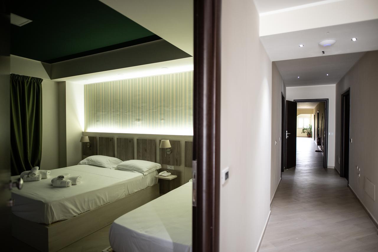 Hotel Cliche San Lucido Eksteriør billede