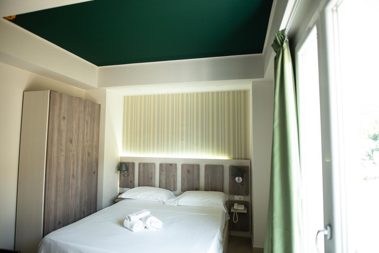 Hotel Cliche San Lucido Eksteriør billede